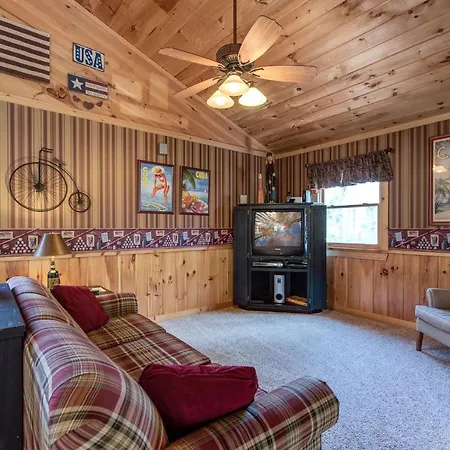 Lazy Cub Lodge Pigeon Forge Exterior photo